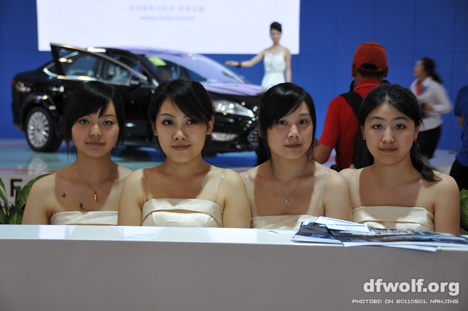 Auto Show in Nanjing 2011  by mzihen.com